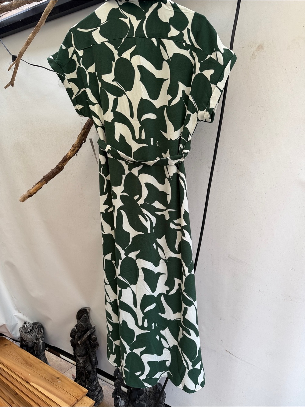 Lark & Ro Green and White Printed Maxi Shirt Dress with Tie Waist - Picture 2 of 4